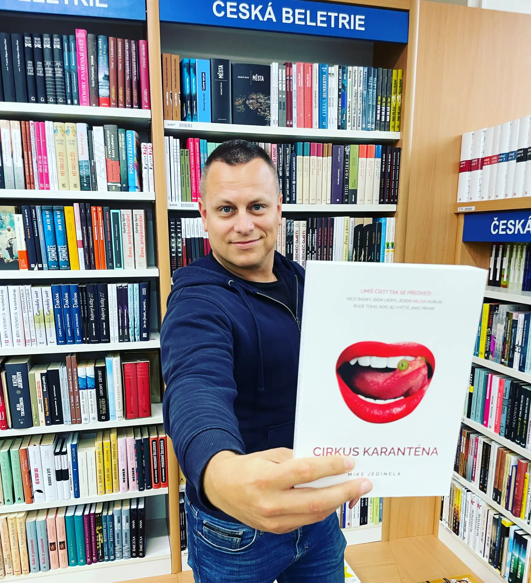 Martin Karásek s autobiografickým románem Cirkus Karanténa